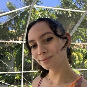 Meet your Posher, Cassandra